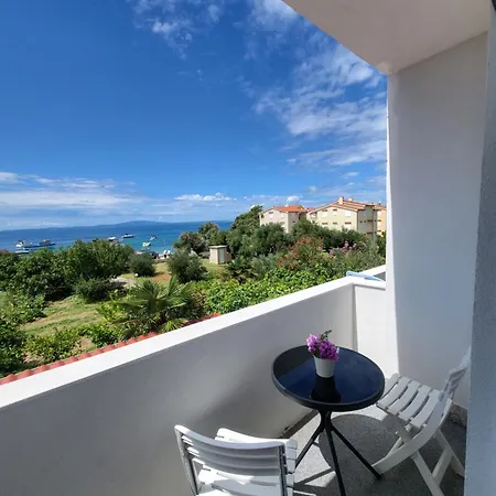 Apartments & Rooms Fam Ribaric Banjol Exterior photo