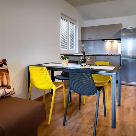 Apartments & Rooms Fam Ribaric Banjol Exterior photo